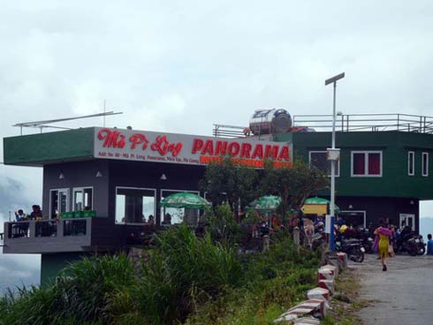 Du khách chen chân check in ở Panorama Mã Pí Lèng giữa ồn ào sai phạm-10