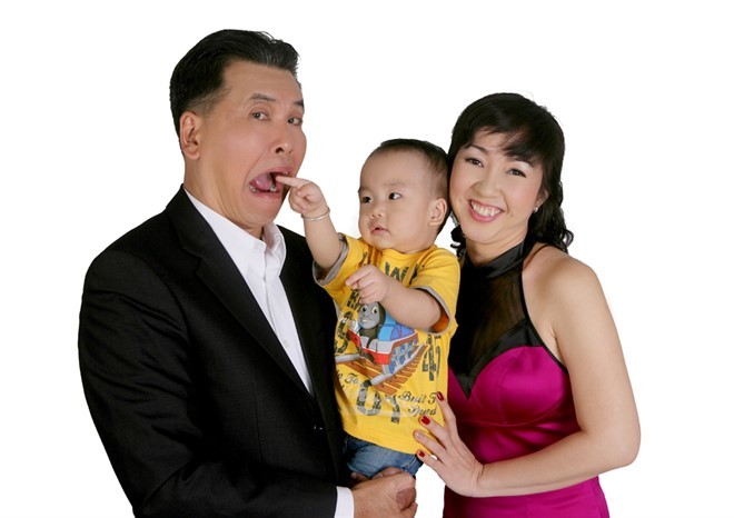 Hữu Nghĩa: Không xấu hổ khi làm cha ở tuổi gần 60-4