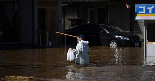 Người Nhật Bản, từ già đến trẻ không ai than khóc với thảm họa Hagibis, âm thầm vực dậy sau nỗi đau khiến ai cũng phải ngả mũ-12