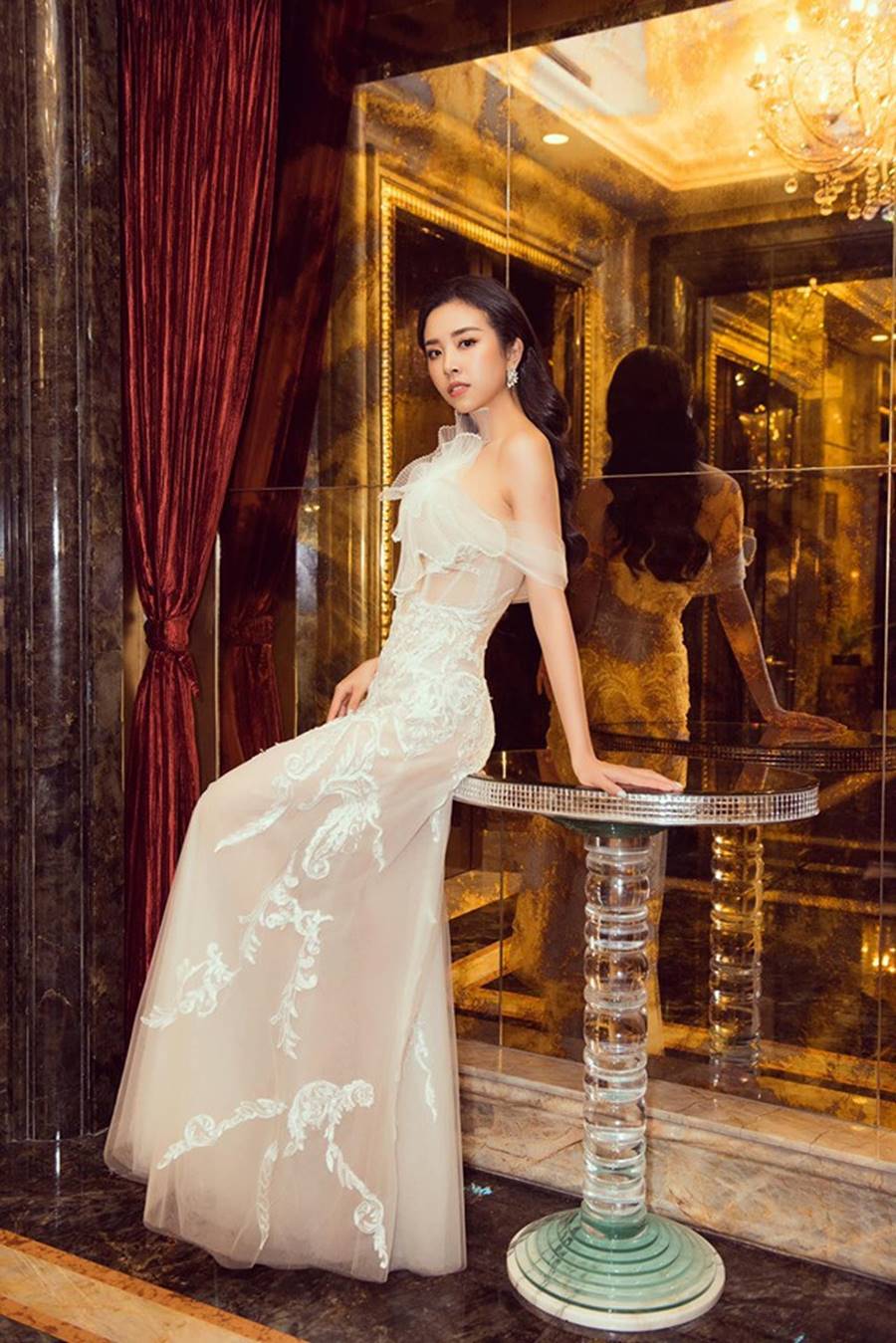 Tiểu Vy, Phương Nga, Thúy An đọ sắc với váy cắt xẻ táo bạo và gợi cảm-11