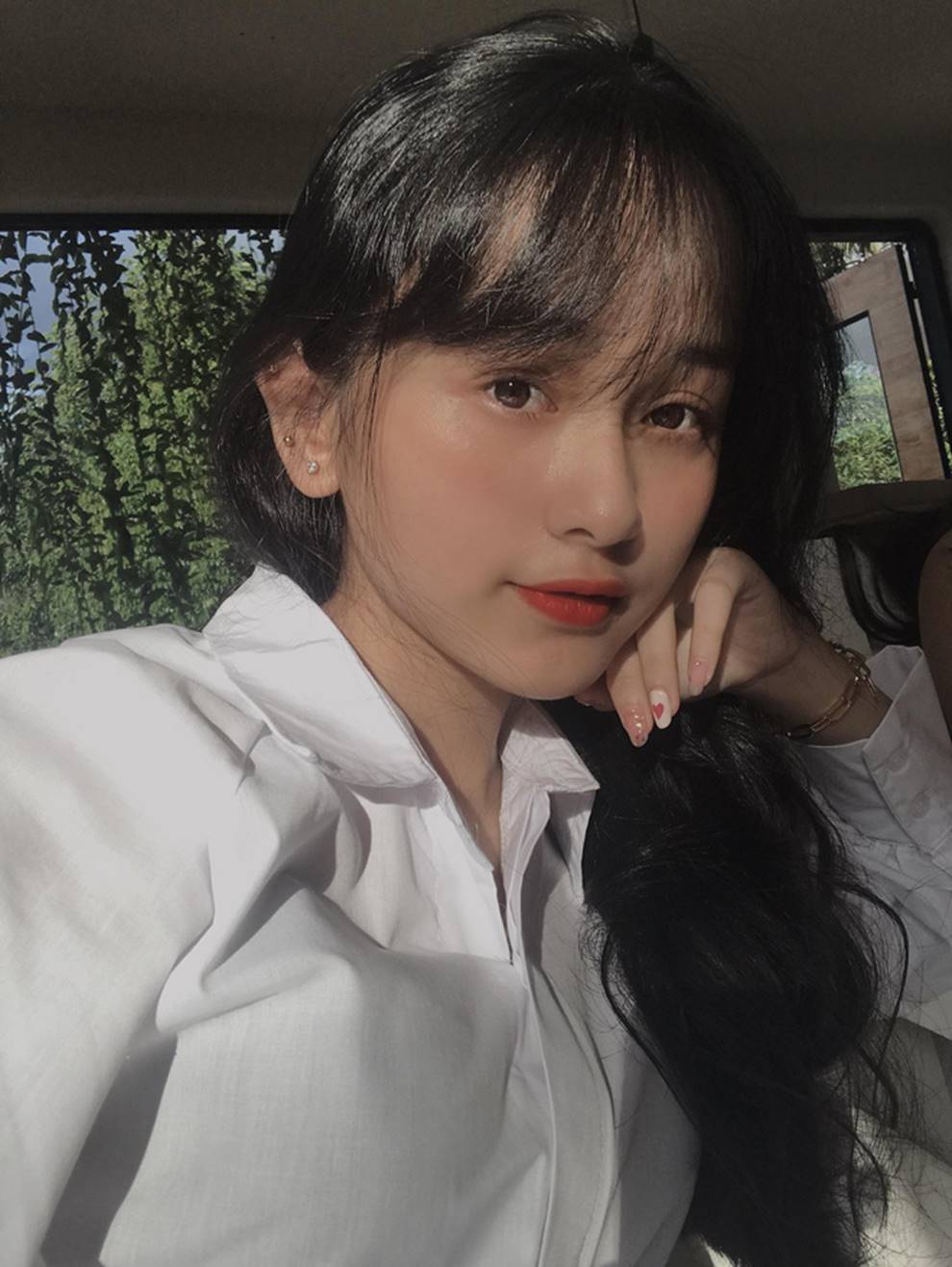 Nữ sinh Tôn Đức Thắng với vẻ ngoài trong sáng, ngọt ngào và có thể làm luỵ tim bất cứ chàng trai nào-10