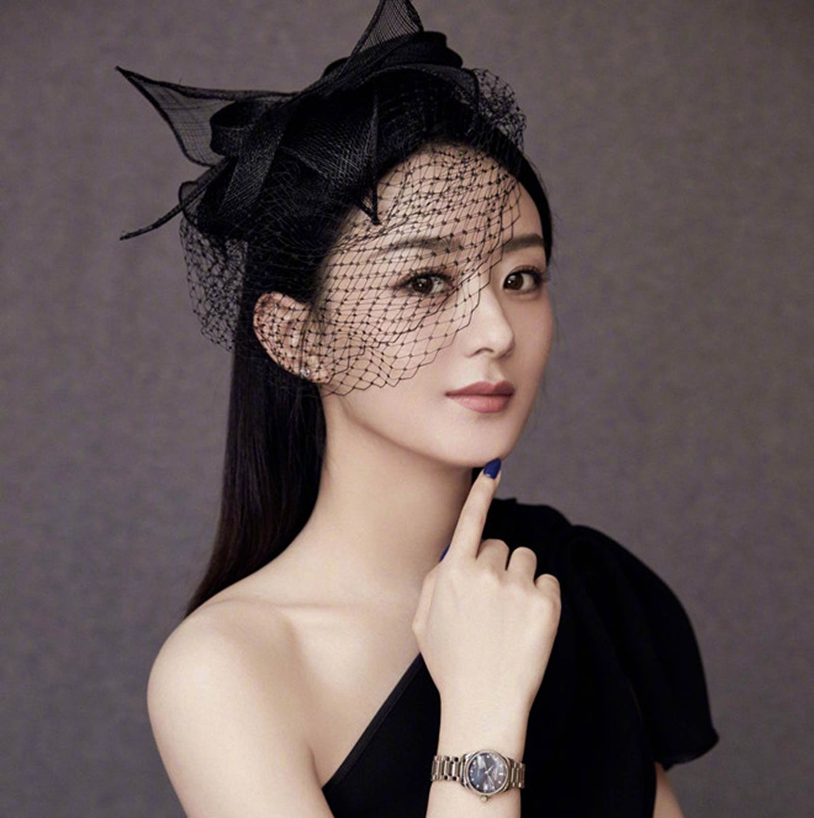 Triệu Lệ Dĩnh mặn mà hơn sau khi sinh con-2