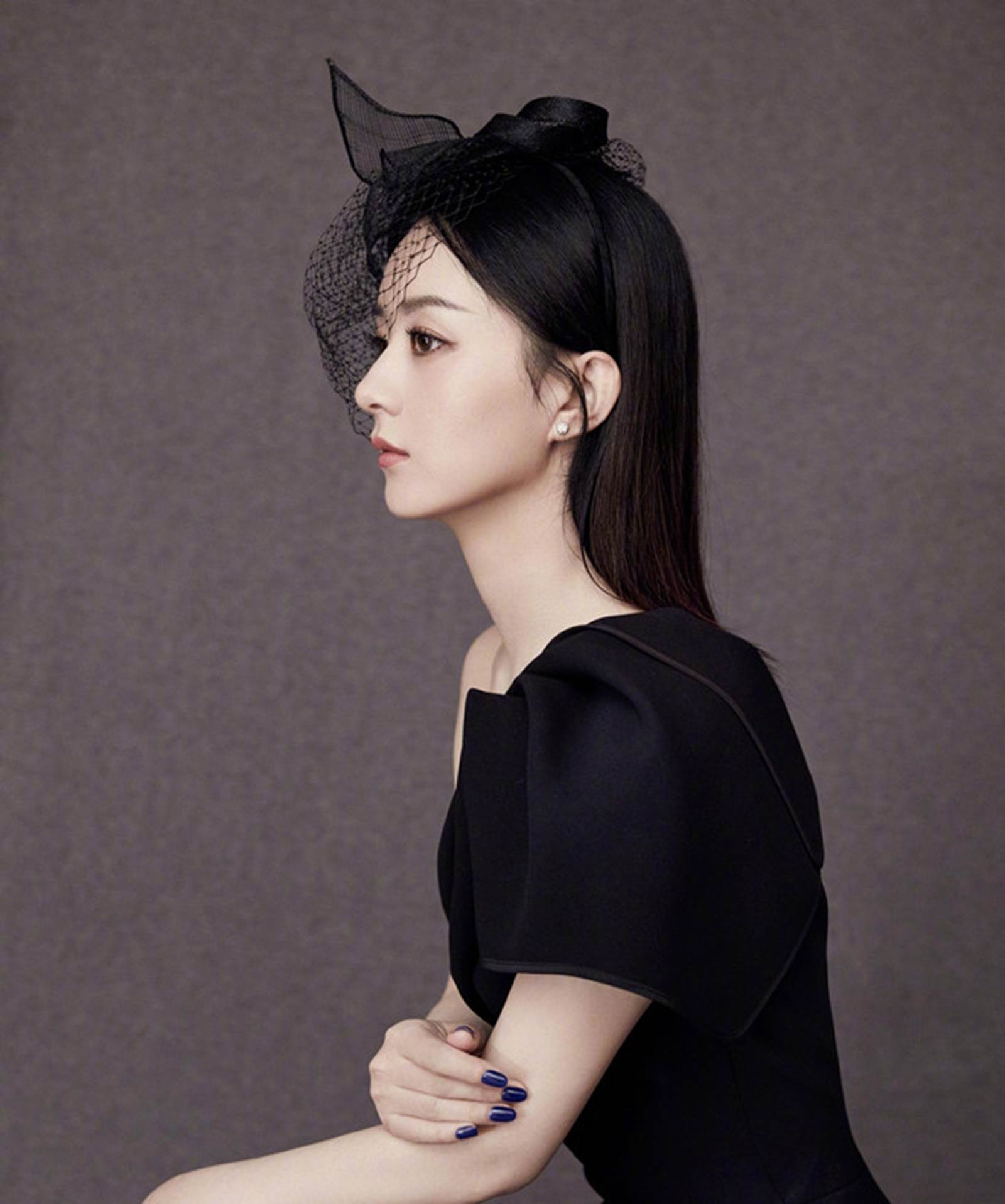 Triệu Lệ Dĩnh mặn mà hơn sau khi sinh con-4