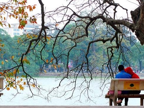 Thời tiết 3 ngày đầu tuần: Đón gió mùa khá mạnh, Hà Nội chuyển mưa lạnh từ đêm nay