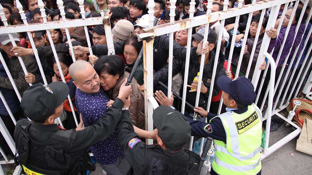 Xã hội còn không biết xếp hàng, còn lâu mới đến được văn minh-2
