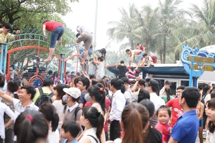 Xã hội còn không biết xếp hàng, còn lâu mới đến được văn minh-3