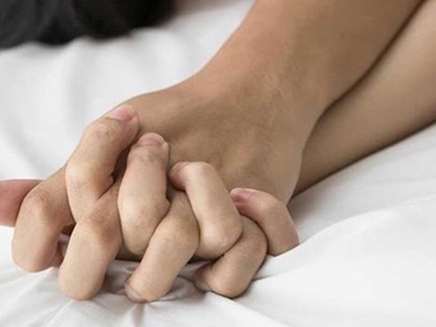 Vừa quan hệ lần đầu, chàng trai phải ôm 'của quý' đến bác sĩ