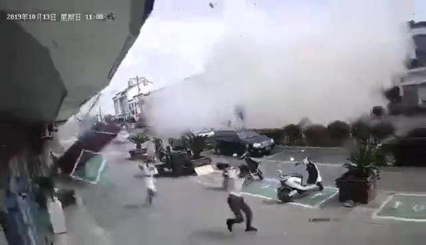 Nổ gas kinh hoàng tại quán ăn vặt khiến 9 người tử vong và 10 người bị thương, nguyên nhân vẫn chưa được tiết lộ-4