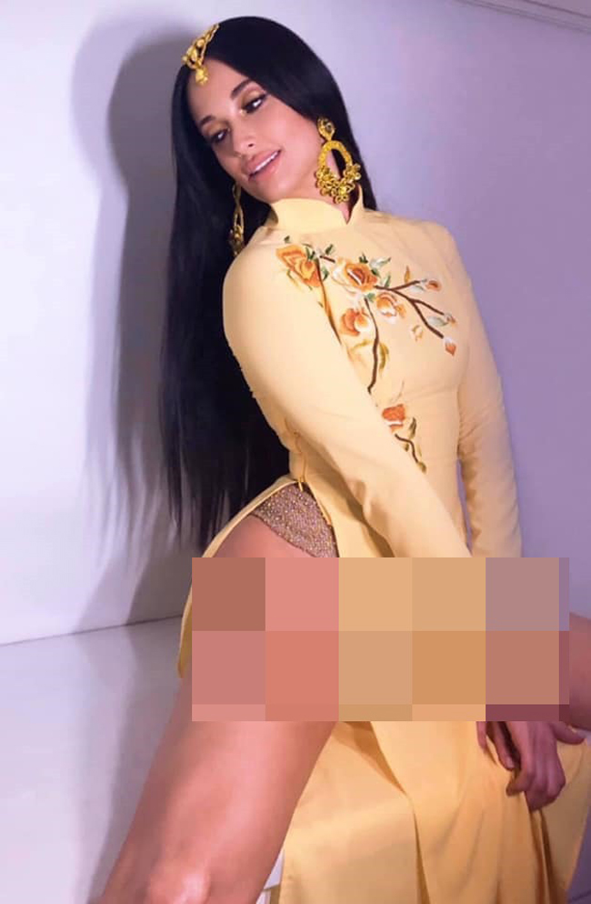 Áo dài mỏng dính lộ nội y, khoét trước hở sau phản cảm gây bão dư luận-1