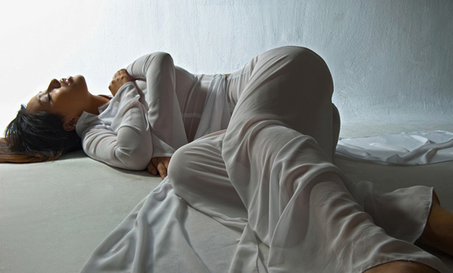 Áo dài mỏng dính lộ nội y, khoét trước hở sau phản cảm gây bão dư luận-6