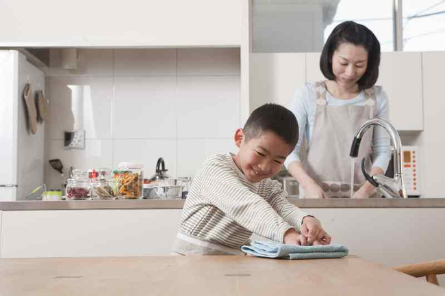 Mẹ Hà thành trả lương cho con 200.000 đồng/tháng, các con mới tí tuổi đã làm việc nhà đâu ra đấy, ai nghe cũng xuýt xoa-3