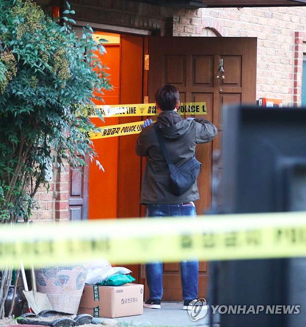 NÓNG: Cảnh sát đã phong toả hiện trường căn nhà nơi phát hiện Sulli tự tử-2