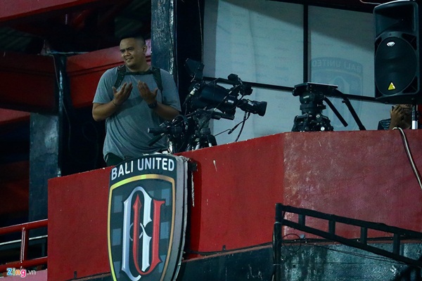 HLV Park nổi giận khi phát hiện máy quay tuyển Việt Nam tập-6