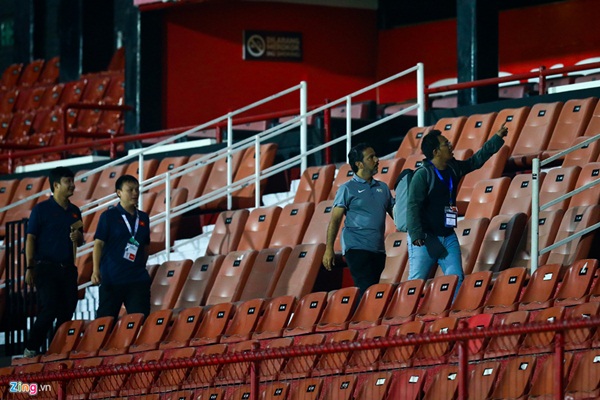 HLV Park nổi giận khi phát hiện máy quay tuyển Việt Nam tập-9