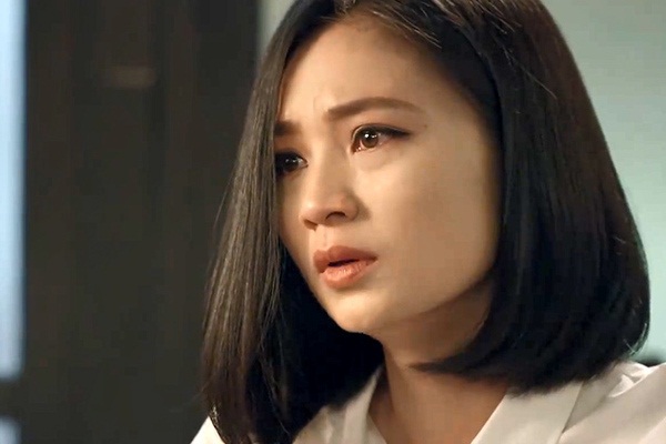 Hoa hồng trên ngực trái tập 21, Trà run sợ vì bị lính của Thái bóc vở cái thai trong bụng-3