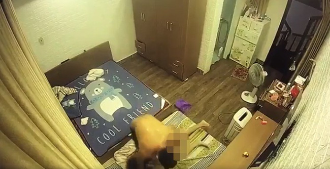 CLIP: Chồng hờ lột đồ vợ, ghì chặt đầu xuống sàn nhà rồi đánh đập dã man ngay trước mặt người giúp việc và con nhỏ-1