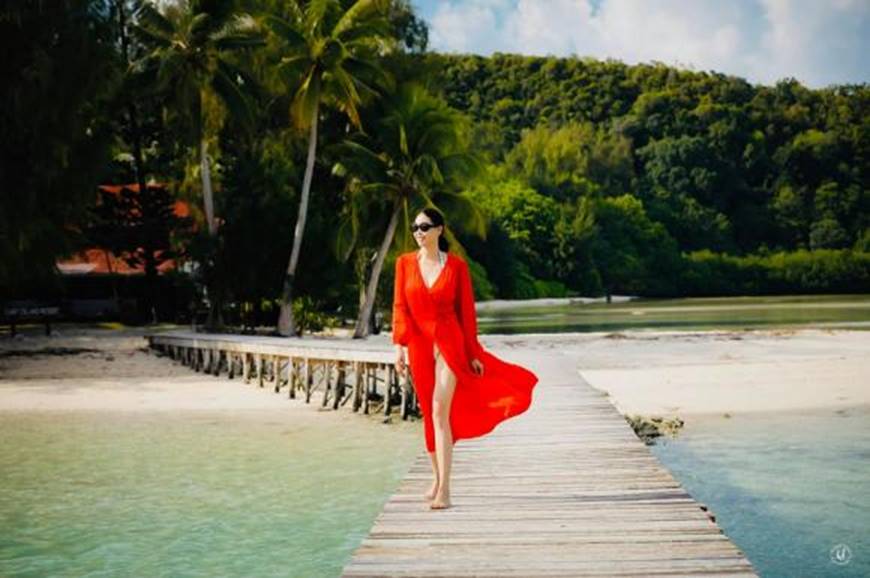 Hoa hậu Hà Kiều Anh khoe vóc dáng tuổi 43 đẹp mướt mắt ở đảo nhiệt đới Palau-2