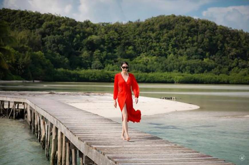 Hoa hậu Hà Kiều Anh khoe vóc dáng tuổi 43 đẹp mướt mắt ở đảo nhiệt đới Palau-4