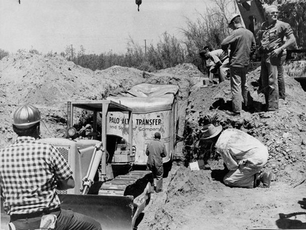 Vụ bắt cóc và chôn sống 26 đứa trẻ hơn 40 năm về trước và ký ức kinh hoàng đeo đuổi những người sống sót đến tận hôm nay-3