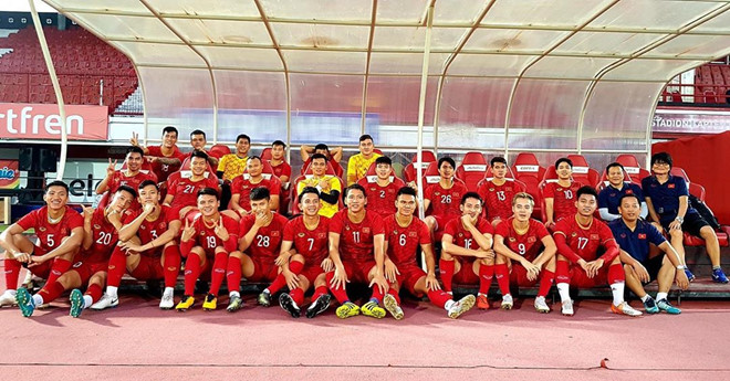 Quang Hải nói sẵn sàng, Văn Toàn khoe ảnh họp báo trước đấu Indonesia-1