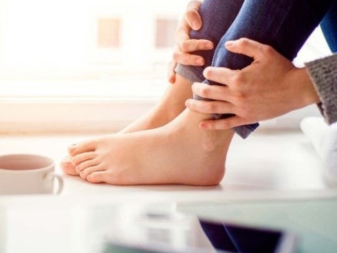 Muốn biết cơ thể đang thiếu vitamin loại nào, cứ nhìn vào những biểu hiện này sẽ rõ
