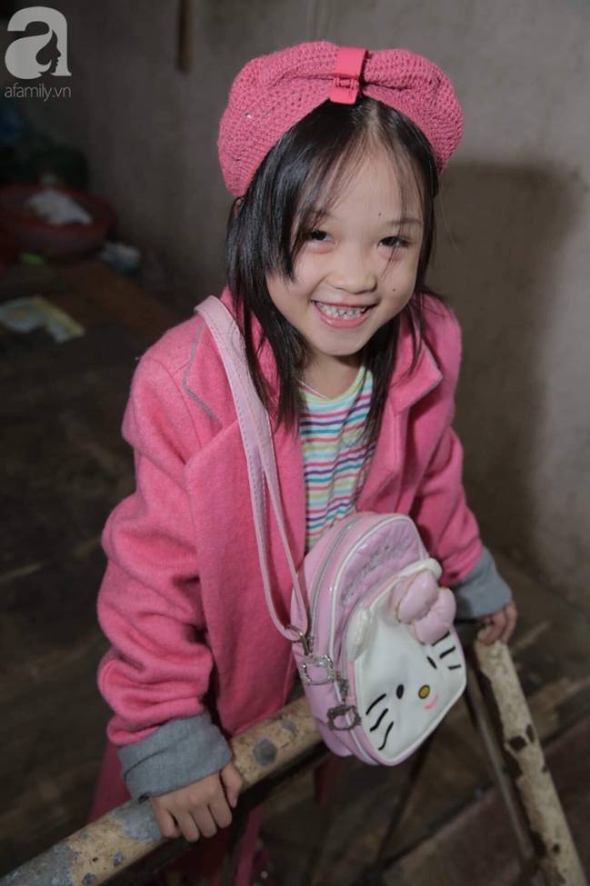 Sau bức ảnh nằm co ro ngoài vỉa hè Hà Nội, bé gái từng gây bão MXH với cách phối đồ cũ cực chất đã có người giúp đỡ-3