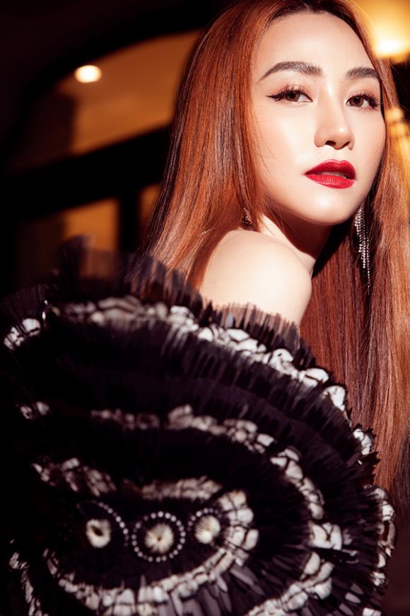 Ngân Khánh tái xuất quyến rũ mừng sinh nhật tuổi 34-1