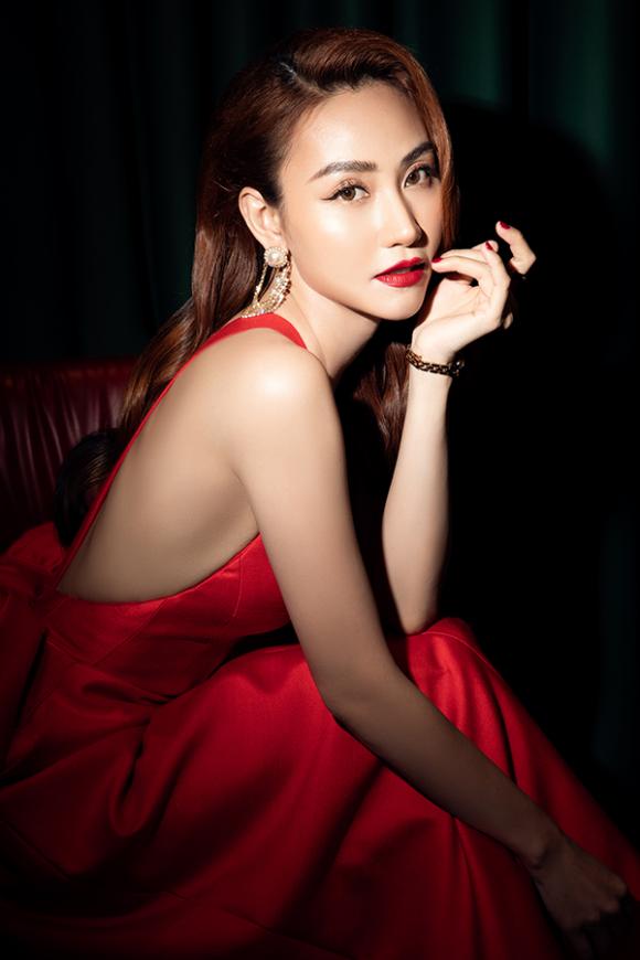 Ngân Khánh tái xuất quyến rũ mừng sinh nhật tuổi 34-8