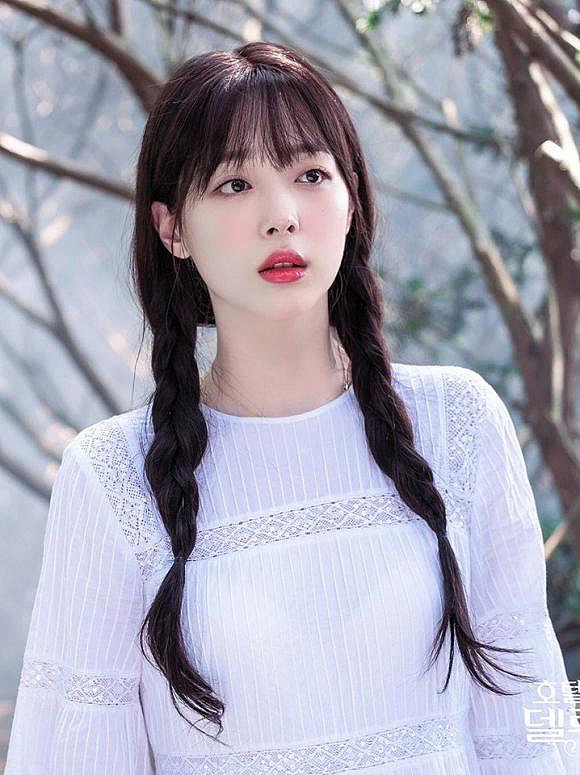 Sau cái chết của Sulli, Thu Quỳnh ‘Về nhà đi con’ nhắn: ‘Hãy yêu thương nhau khi bọn mình còn thở’-1