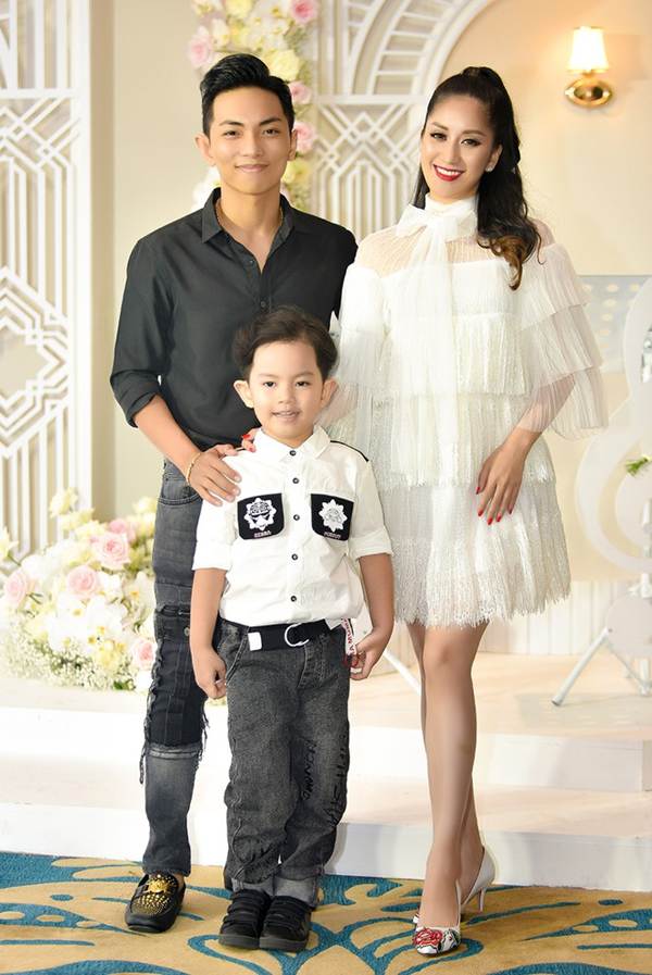 Khánh Thi khoe vòng một nóng bỏng trên sàn nhảy dancesport cùng ông xã-1