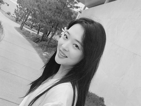 Không khí đau thương tại tang lễ của Sulli-9