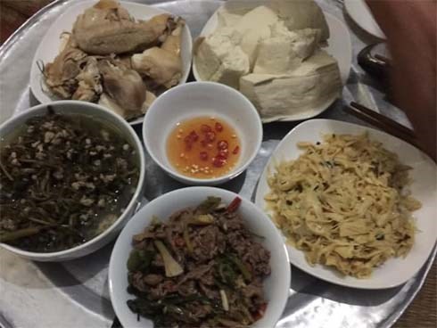Được ngày chồng vào bếp làm mâm cơm 