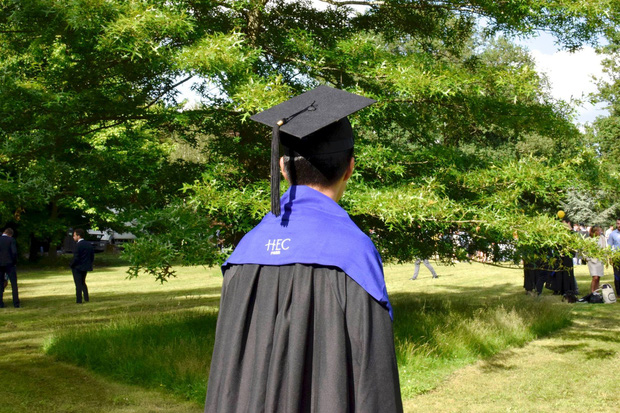 Nam sinh tốt nghiệp xuất sắc Đại học Ngoại thương chia sẻ bí quyết giành học bổng thạc sĩ, quá trình apply chỉ mất 2.5 tháng-2