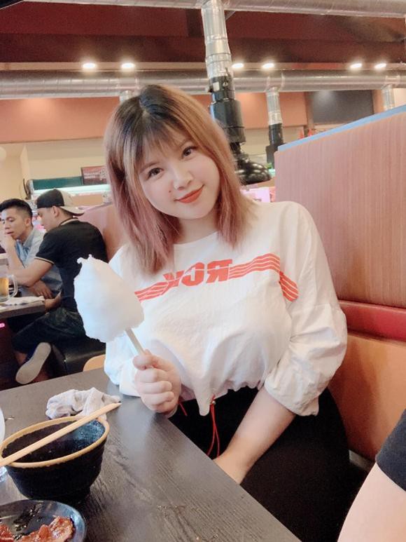 Bỏ Việt Nam trốn” sang tận Nhật Bản, cô gái vòng một khủng hơn 1 mét vẫn không thoát khỏi sự săm soi và bị người khác làm điều này tại ga tàu điện ngầm-6