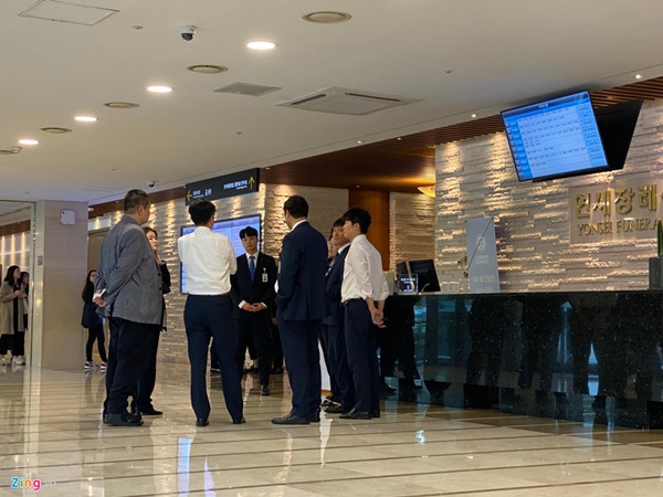 Không khí đau thương tại tang lễ của Sulli-3