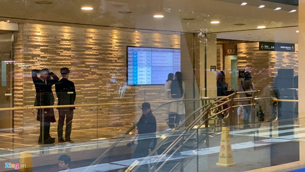 Không khí đau thương tại tang lễ của Sulli-7