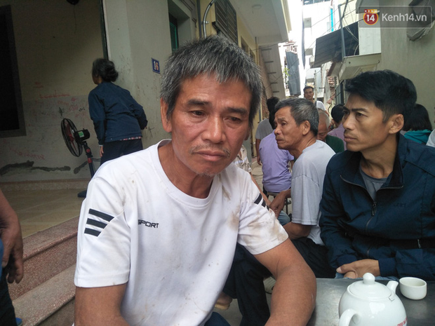 Vụ 2 cháu nhỏ đuối nước thương tâm khi đi đạp vịt: Cách đây vài ngày, họ mua về 2 chiếc thuyền để dưới hồ, việc kinh doanh chưa được cấp phép-3