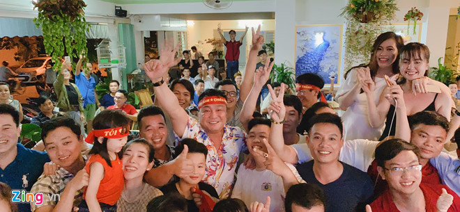 Diễn viên Lý Hùng, Tấn Beo và nhiều nghệ sĩ vỡ òa khi Duy Mạnh ghi bàn-3