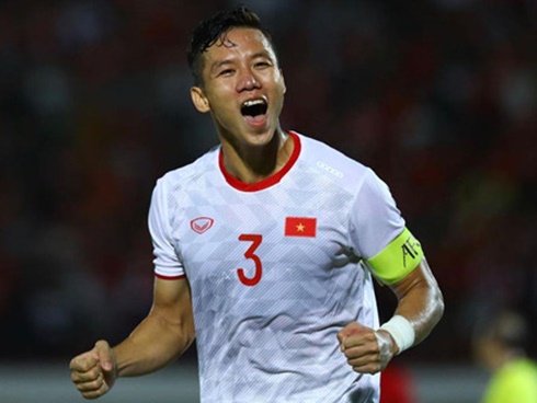 Hùng Dũng bỏ lỡ cơ hội trên chấm 11 trước Indonesia-1