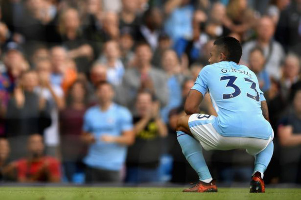 Giải mã pha ăn mừng cute hết mức của Duy Mạnh: Học tập của ngôi sao bóng đá Brazil, tưởng vô tư nhưng mang ý nghĩa sâu đậm-3