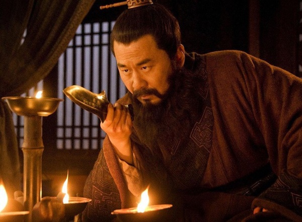 Không chỉ treo cổ, Tào Tháo còn có hành động man rợ này với thi thể của Lữ Bố-4