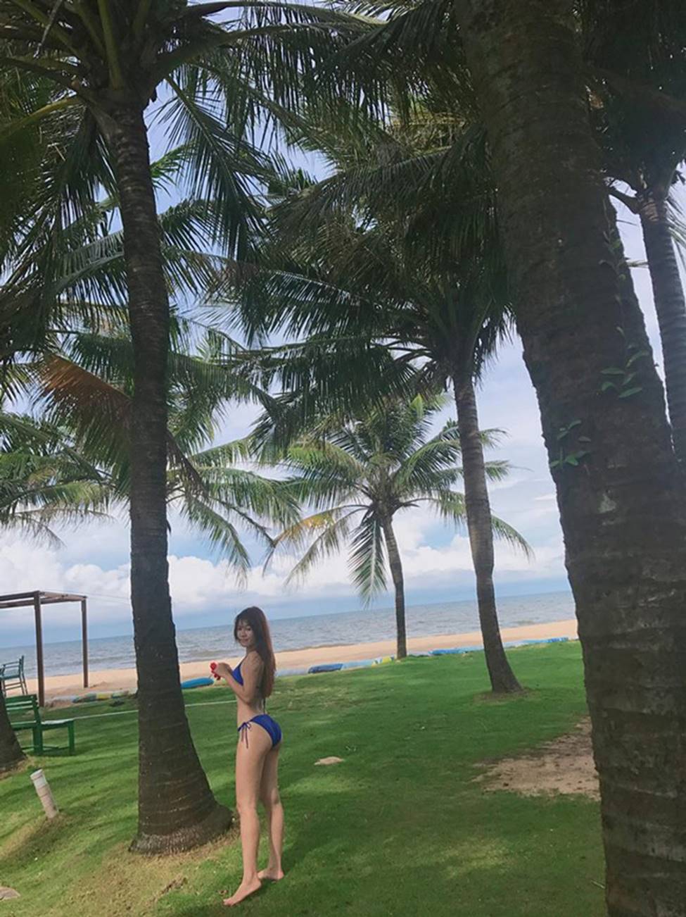 Bạn gái Lâm Tây chính là cô gái nóng bỏng nhất làng Wags Việt-16