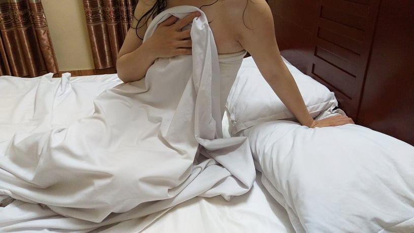 Chồng lặng người xem nhật ký nóng bỏng của vợ và gã trai đào mỏ-1