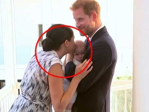 Meghan Markle bị chỉ trích là lố bịch khi dùng con trai Archie để 