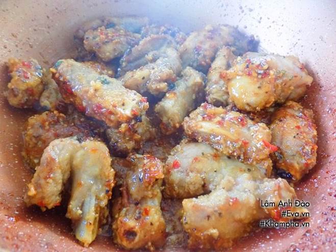Sườn rim mắm tỏi đậm đà kiểu này bảo sao cơm nấu nhiều vẫn hết bay-6