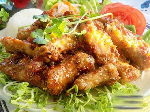 Sườn rim mắm tỏi đậm đà kiểu này bảo sao cơm nấu nhiều vẫn hết bay