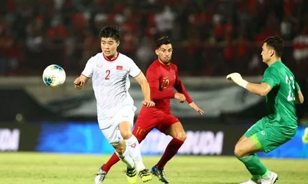 Hành động đặc biệt Duy Mạnh dành cho bạn gái sau trận gặp Indonesia khiến hàng nghìn cô gái ghen tị-1