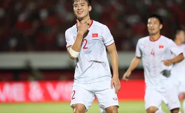 Hành động đặc biệt Duy Mạnh dành cho bạn gái sau trận gặp Indonesia khiến hàng nghìn cô gái ghen tị-2