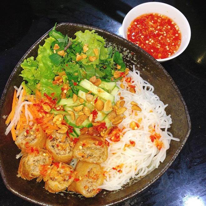 9X vừa xinh vừa đảm, nấu món gì ngon bạn bè lại khuyên nên bán món đó-11