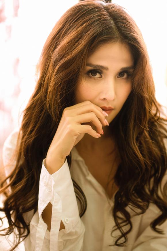 Vợ hai của cậu Ba Khải Duy - Thảo Trang khoe vòng một căng đầy trong bộ ảnh mới-7